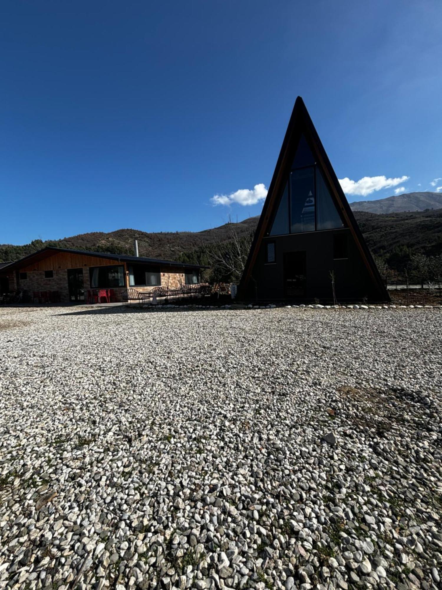 Bujtina Vjosa Hotel Memaliaj Exterior photo